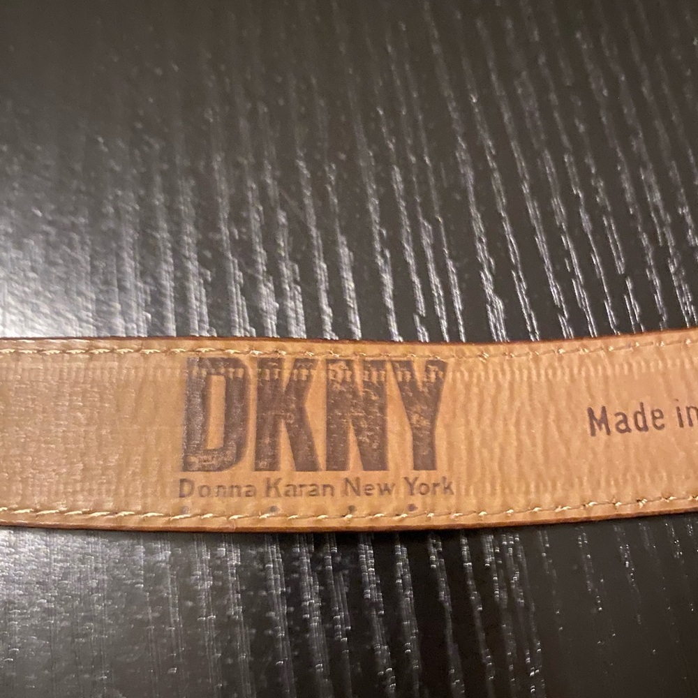 DKNY Vintage brown leather belt size small.   Made in Italy - Picture 3 of 5